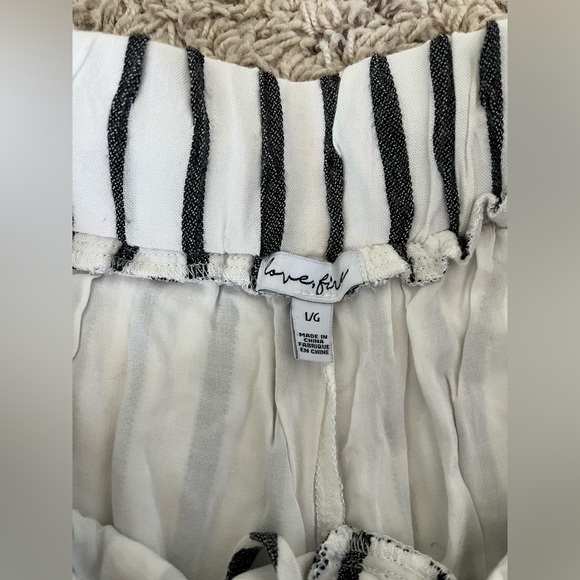 Love, fire size L women’s tie-up European summer White and Black shorts! - Picture 2 of 3